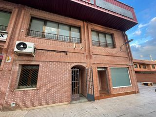 Local Comercial a Calle Sigüenza