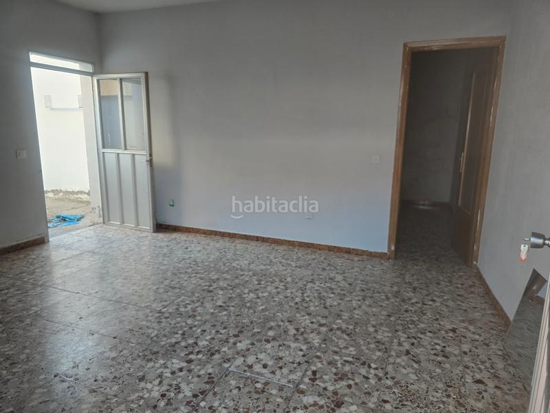 Foto 0389598c-ee71-4dd2-a4c8-b6f3a5ec3f12. Casa rm inmobiliaria vende una espupenda casa en el Centro en una sola planta . informate 699694046 en Navalcarnero
