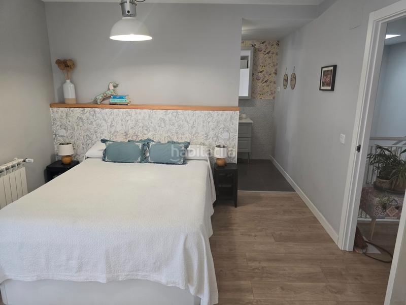 Foto 059b3272-ef90-4658-81a4-1f28c715f0a8. Casa pareada rm inmobiliaria vende exclusiva vivienda chalet de esquina pareado en la zona del pinar informate 699694046 en Navalcarnero