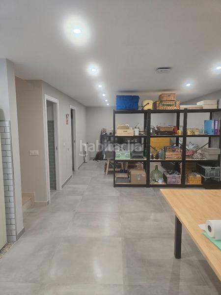 Foto 696a1d40-6dec-4f93-b11a-907158594d0e. Casa pareada rm inmobiliaria vende exclusiva vivienda chalet de esquina pareado en la zona del pinar informate 699694046 en Navalcarnero