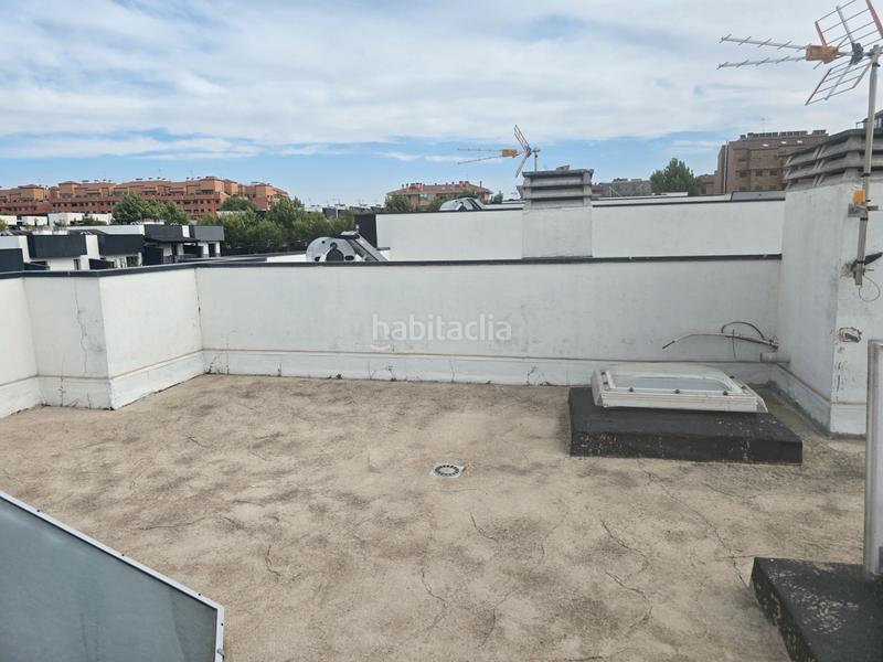Foto 71cce0c8-987a-4bc7-922d-e87226b32dea. Casa pareada rm inmobiliaria vende exclusiva vivienda chalet de esquina pareado en la zona del pinar informate 699694046 en Navalcarnero