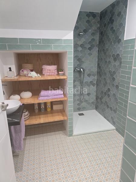 Foto 764ba9b8-f69e-4f82-b6ed-4aa2618aad99. Casa pareada rm inmobiliaria vende exclusiva vivienda chalet de esquina pareado en la zona del pinar informate 699694046 en Navalcarnero