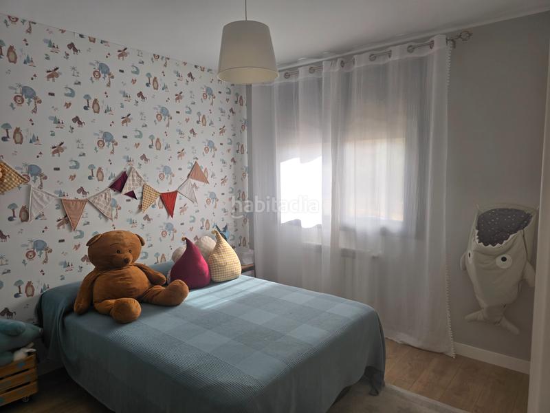 Foto d97ffac2-0c00-415a-be1b-9f935f985fa7. Casa pareada rm inmobiliaria vende exclusiva vivienda chalet de esquina pareado en la zona del pinar informate 699694046 en Navalcarnero