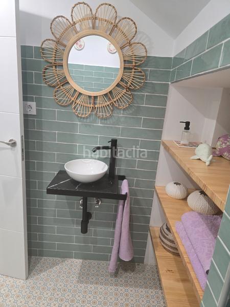 Foto f60cdc6c-0df8-4a28-9f5c-56116dac548f. Casa pareada rm inmobiliaria vende exclusiva vivienda chalet de esquina pareado en la zona del pinar informate 699694046 en Navalcarnero