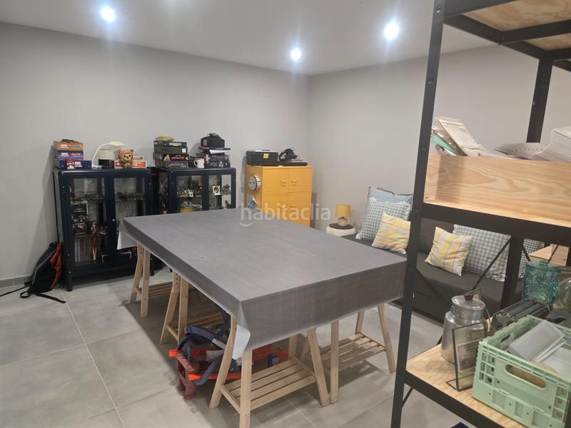 Foto fab102f7-7480-43ab-b0d5-40995a943560. Casa pareada rm inmobiliaria vende exclusiva vivienda chalet de esquina pareado en la zona del pinar informate 699694046 en Navalcarnero