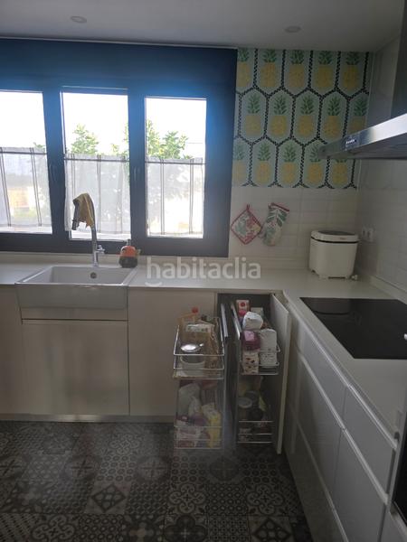 Foto fc5a4700-4524-4edd-9903-8710cba9cb07. Casa pareada rm inmobiliaria vende exclusiva vivienda chalet de esquina pareado en la zona del pinar informate 699694046 en Navalcarnero