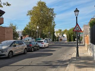 Appartement  Calle del río nalón. Rm inmobiliaria vende esta amplia vivienda a  un  paso del centr