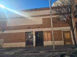 Miete Geschäftsraum  Calle de san damián. Rm inmobiliaria alquila local en una zona privilegiada de navalc