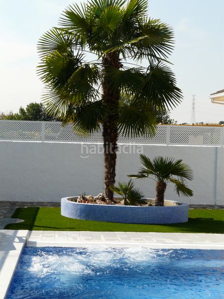 Foto 9e427b02-aee7-4e3c-8c22-e395958c1ef2. Casa aparellada amb xemeneia calefacció aparcament piscina a Villamanta
