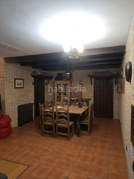 Foto df0f1ddf-e198-4a8b-a6c0-683b3a814e2e. Casa adossada amb calefacció a Centro Navalcarnero