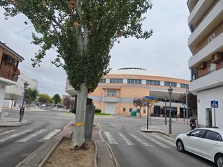 Pis a La Dehesa - El Pinar. Rm vende piso de 90 m2 aprox en zona plaza de toros . informate