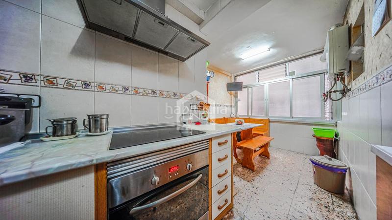 Foto 140ab655-1cea-4163-9971-139c97091fc9. Piso te presento este piso con terraza situado en parque lisboa en la conocida calle alcalde josé aranda, en Alcorcón