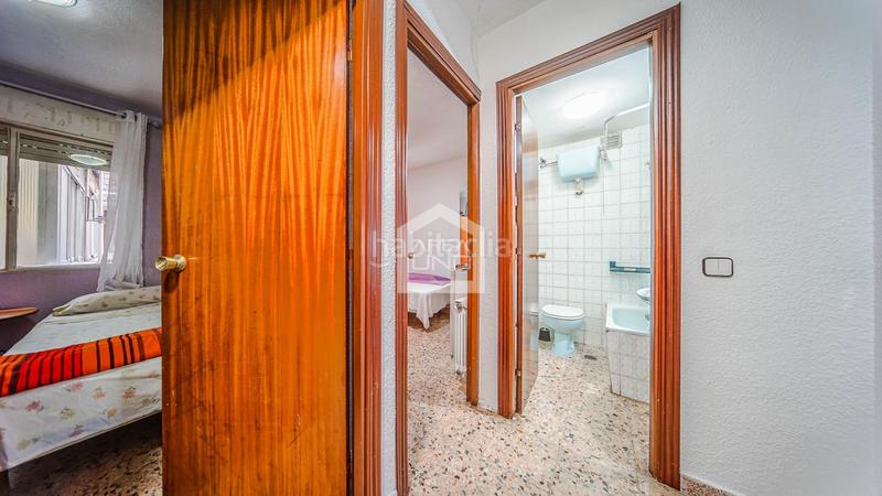 Foto 29a8c19d-5250-4441-9849-0c9578ab3974. Piso te presento este piso con terraza situado en parque lisboa en la conocida calle alcalde josé aranda, en Alcorcón
