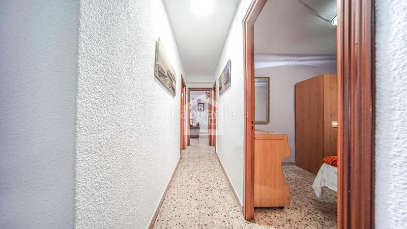 Foto 3f9ba109-8971-4f7e-a82d-d3ceea8bf329. Piso te presento este piso con terraza situado en parque lisboa en la conocida calle alcalde josé aranda, en Alcorcón