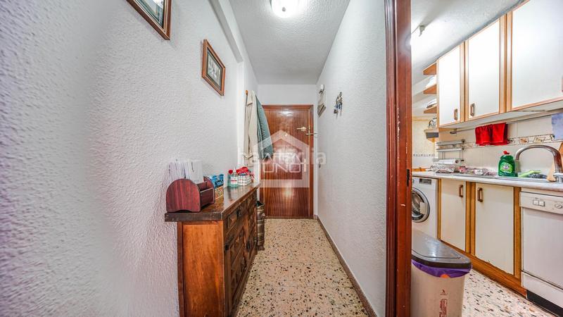 Foto 952dfb81-f1db-4160-8fde-232fd8e6dd62. Piso te presento este piso con terraza situado en parque lisboa en la conocida calle alcalde josé aranda, en Alcorcón