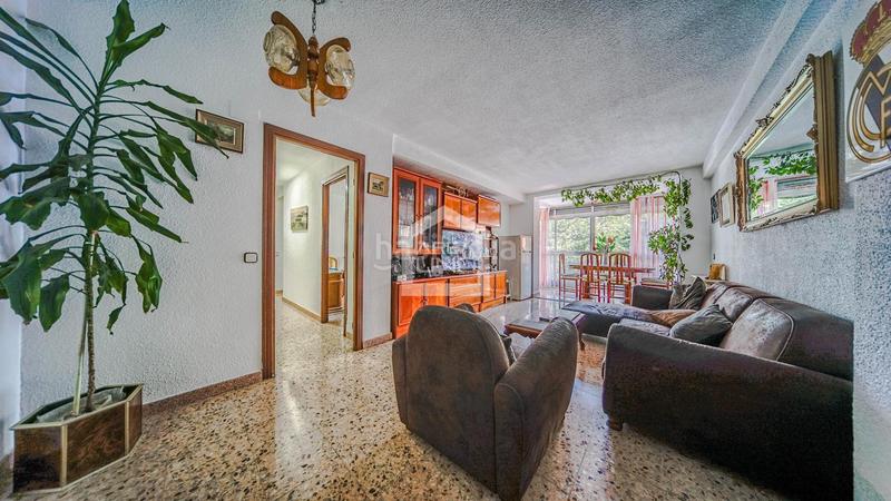 Foto f5495473-1287-4ef2-b80e-916fa226fef5. Piso te presento este piso con terraza situado en parque lisboa en la conocida calle alcalde josé aranda, en Alcorcón