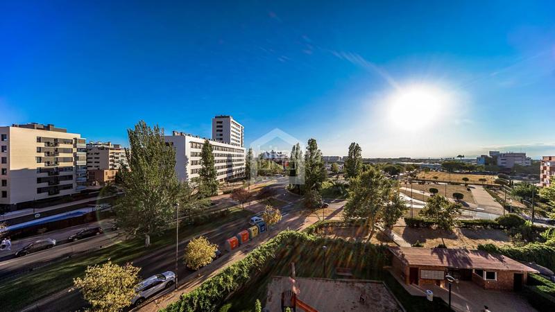 Foto 757b5609-0862-4682-b36b-367a2868a762. Duplex con riscaldamento parcheggio piscina in Parque Oeste-Fuente Cisneros Alcorcón