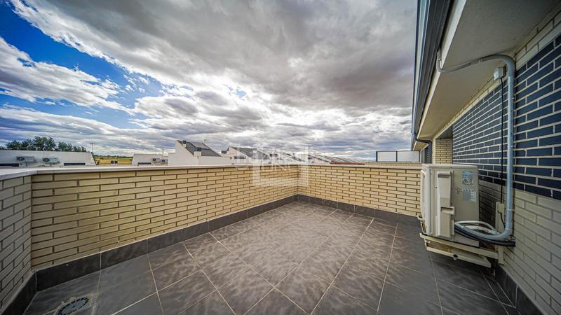 Foto 44febf0d-9fa4-4fe4-b6f9-b95a2a6c97a6. Casa adossada amb piscina a Carranque