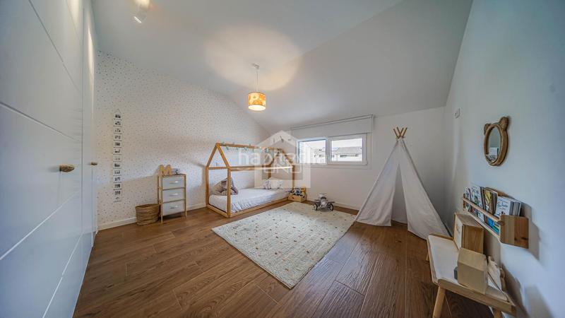 Foto 9071d785-4aa4-43de-bfb9-e8e013e8175d. Casa adossada amb piscina a Carranque