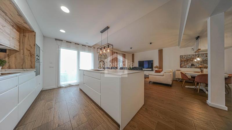 Foto a53bd8d0-bae5-42d8-bdba-0e2607ce82eb. Casa adossada amb piscina a Carranque