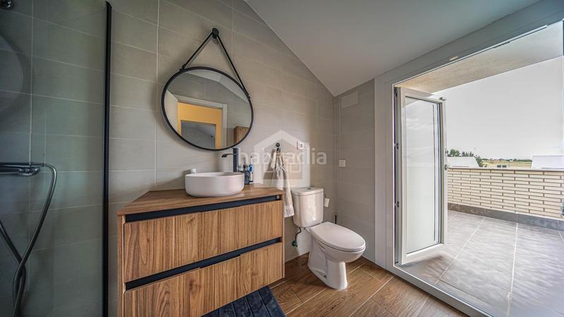 Foto b513c8c2-a119-4641-af59-79bc2f34c891. Casa adossada amb piscina a Carranque