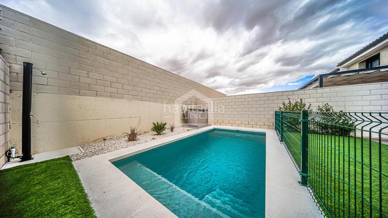 Foto bd12c279-23f2-41d7-a6a8-7c06a538204b. Casa adossada amb piscina a Carranque