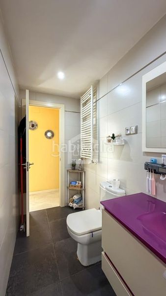 Foto 71b22d74-a68e-4d3b-a0db-85b0b10e8585. Flat with heating in Media Legua Madrid