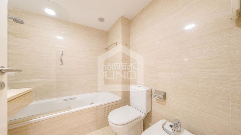Foto f3226bda-d2ad-49de-be1a-5c30770503dc. Pis amb calefacció aparcament piscina a Puerta del Ángel Madrid