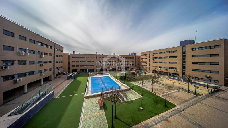 Foto b77b1d3a-80b5-41cd-9210-8fcad78ee3e4. Lloguer pis amb calefacció aparcament piscina a Prado de Santo Domingo Alcorcón