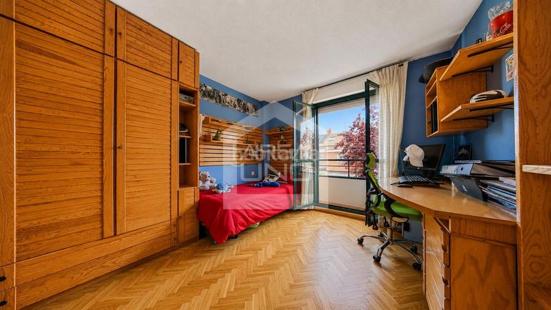 Foto ea2f26bd-ec83-4832-b526-df81794cd027. Casa adossada amb calefacció aparcament piscina a Alcorcón