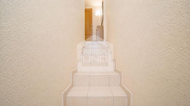 Foto f40a4135-7510-49ca-a455-9d1eb84032c7. Casa adossada amb calefacció aparcament piscina a Alcorcón