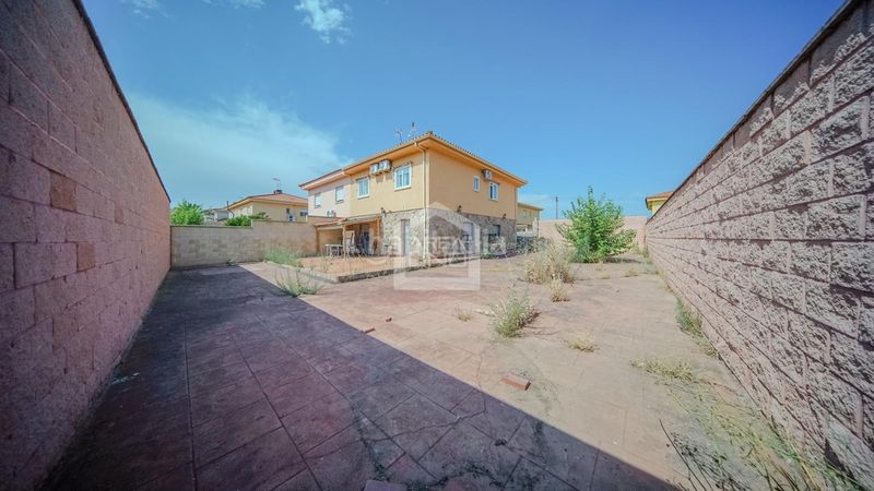 Foto 17fee0b7-eb4a-47ce-b3ad-ed8c743b3c81. Casa aparellada amb calefacció a Ventas de Retamosa (Las)