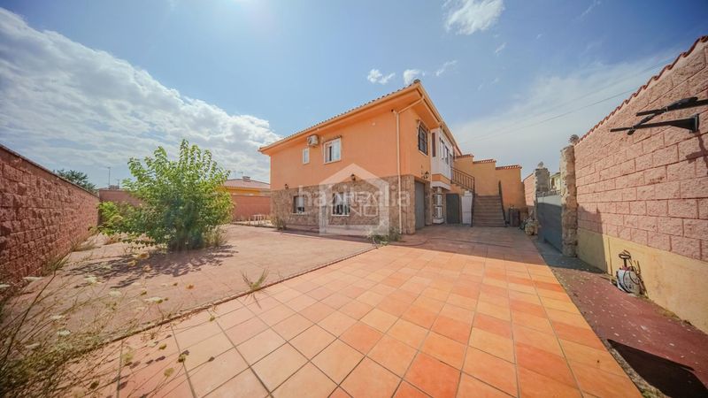 Foto a0708ec7-2ecf-4f51-8b65-01ad37e8e65a. Casa aparellada amb calefacció a Ventas de Retamosa (Las)