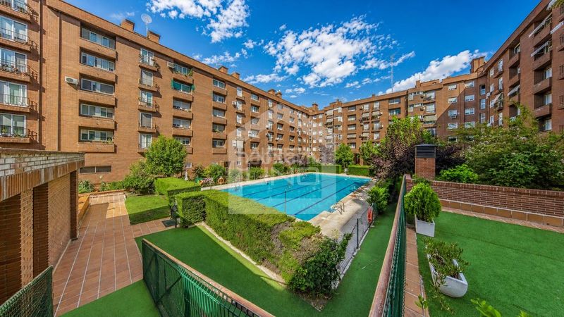 Foto bad4af83-0bb0-4272-b67e-8743dc111efd. Lloguer pis amb calefacció aparcament piscina a Prado de Santo Domingo Alcorcón
