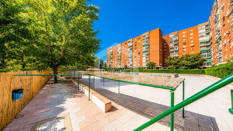 Foto c8d9aca0-8de6-4c59-afbe-0404379131f4. Rent flat with heating pool in Parque Mayor Alcorcón