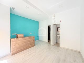 Rent Business premise  Calle olimpiada 5. Pequeño local para emprender tu negocio hoy!