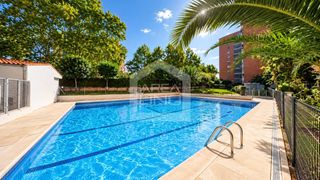 Appartamento  Calle cáceres. Octava planta, terraza y piscina, te cuento el resto?