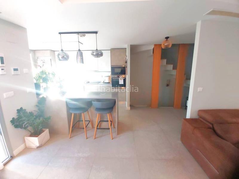 Foto 45a5bb28-ec4a-4921-9753-725a379d61ba. Chalet mit heizung parking in Sur - PAU 4 Móstoles