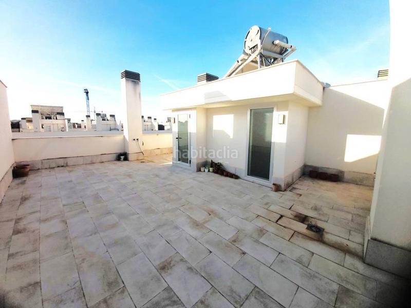 Foto b0d0ba8d-88a8-4f8e-98db-130fcec8f69e. Chalet mit heizung parking in Sur - PAU 4 Móstoles