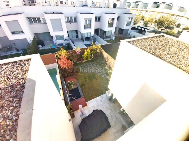 Foto b0d54560-e347-4c4d-aa16-c19d3fcc5da1. Chalet mit heizung parking in Sur - PAU 4 Móstoles