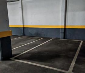 Aparcament cotxe a Avenida Carlos V