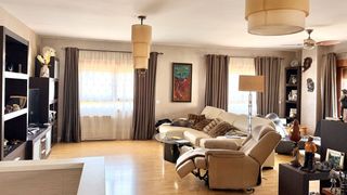 Miete Etagenwohnung in Castillo-Campodón. Piso en alquiler en urbanización  campodon, 3 dormitorios.