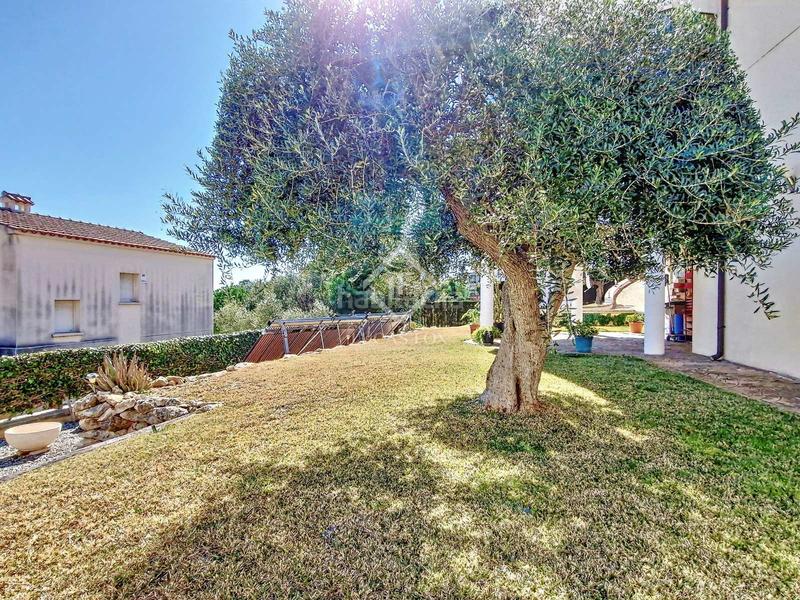 Foto 1b7d2dba-35e4-4cbe-b983-fd554c51077f. Chalet fantástica villa de lujo con 1300m de parcela, 5 dormitorios, piscina, garaje y panorámicas vistas al mar en venta . en Cunit