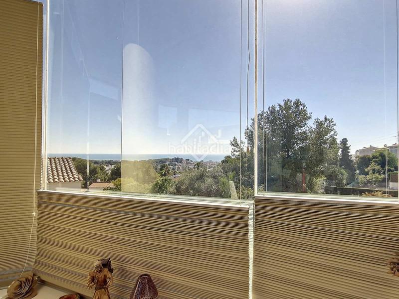 Foto 2ddc7d6a-ae19-4d3d-b43c-9b5c432a57fa. Chalet fantástica villa de lujo con 1300m de parcela, 5 dormitorios, piscina, garaje y panorámicas vistas al mar en venta . en Cunit