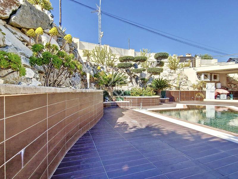 Foto 5fe4e3bb-d0bd-4758-9470-95a6fb50f545. Chalet fantástica villa de lujo con 1300m de parcela, 5 dormitorios, piscina, garaje y panorámicas vistas al mar en venta . en Cunit