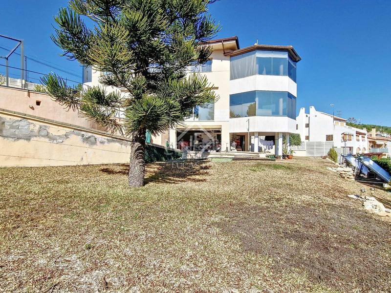 Foto 8e09f2b3-c5e2-4495-902c-a75d72ebfe38. Chalet fantástica villa de lujo con 1300m de parcela, 5 dormitorios, piscina, garaje y panorámicas vistas al mar en venta . en Cunit