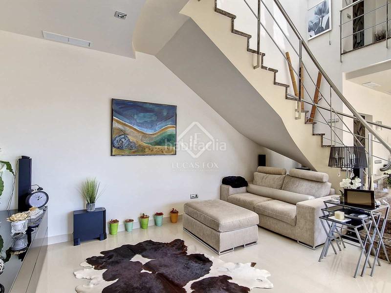 Foto a4b11a86-10e4-4e33-9cf8-0dcab6b4332c. Chalet fantástica villa de lujo con 1300m de parcela, 5 dormitorios, piscina, garaje y panorámicas vistas al mar en venta . en Cunit