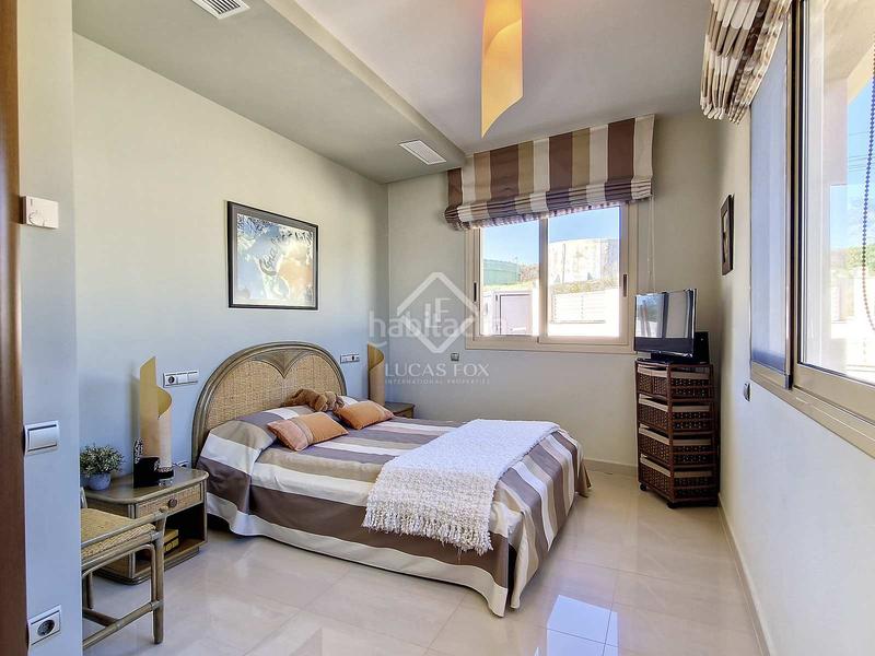 Foto edb2bc52-dac8-409a-9a62-f0c84f7362d7. Chalet fantástica villa de lujo con 1300m de parcela, 5 dormitorios, piscina, garaje y panorámicas vistas al mar en venta . en Cunit
