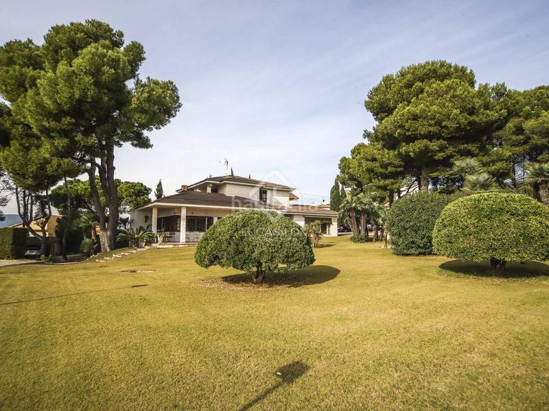 Foto 609c2f2e-c43c-4820-b8a4-cbafe76985ec. Chalet finca ecuestre de 5 dormitorios en venta en calafell, tarragona en Vendrell (El)