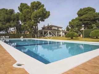 Xalet a La Franquesa-Oasis Park. Finca ecuestre de 5 dormitorios en venta en calafell, tarragona